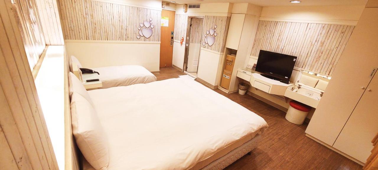 Kiwi Express Hotel - Zhong Zheng Branch Taichung Buitenkant foto