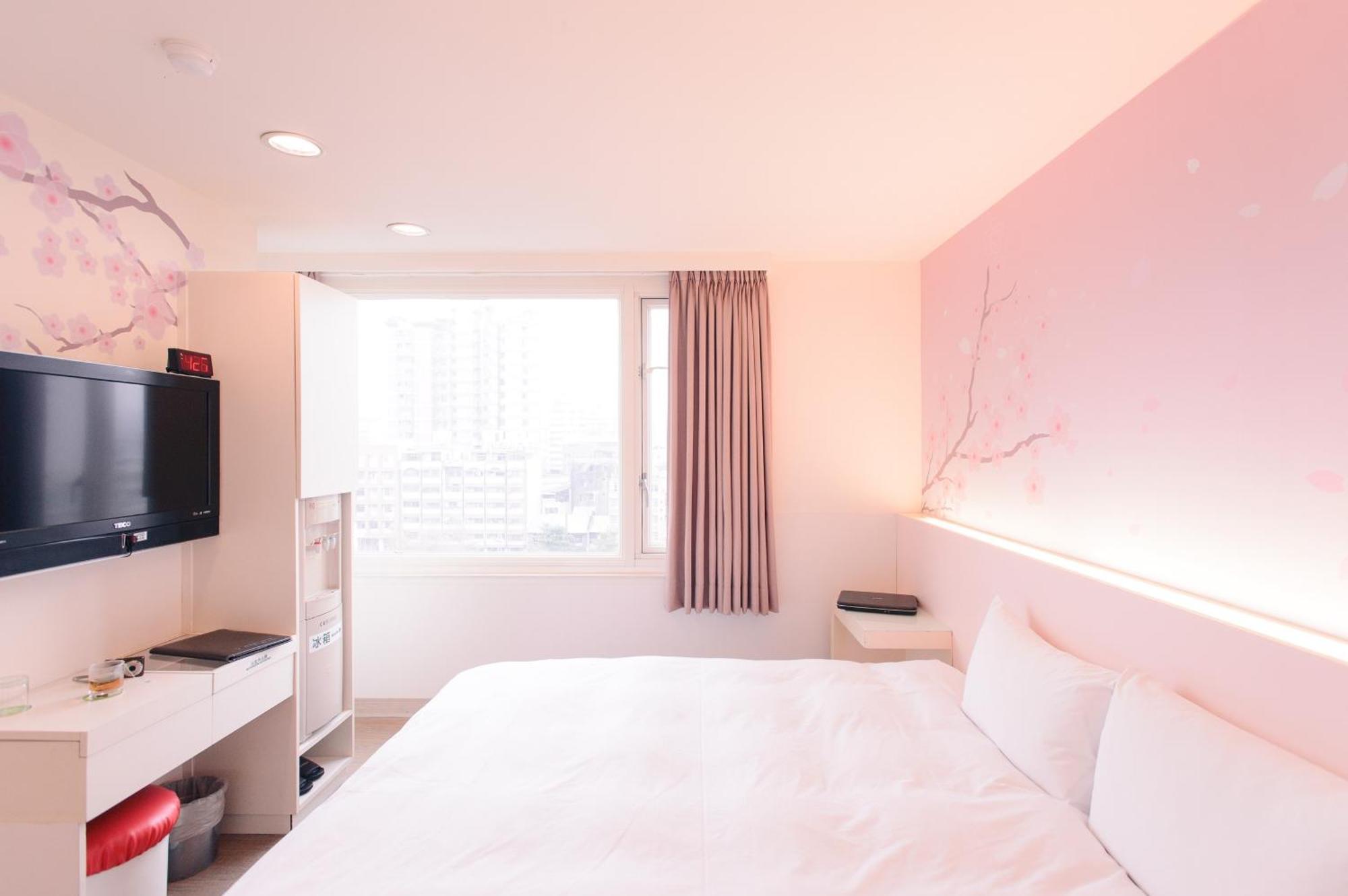 Kiwi Express Hotel - Zhong Zheng Branch Taichung Buitenkant foto