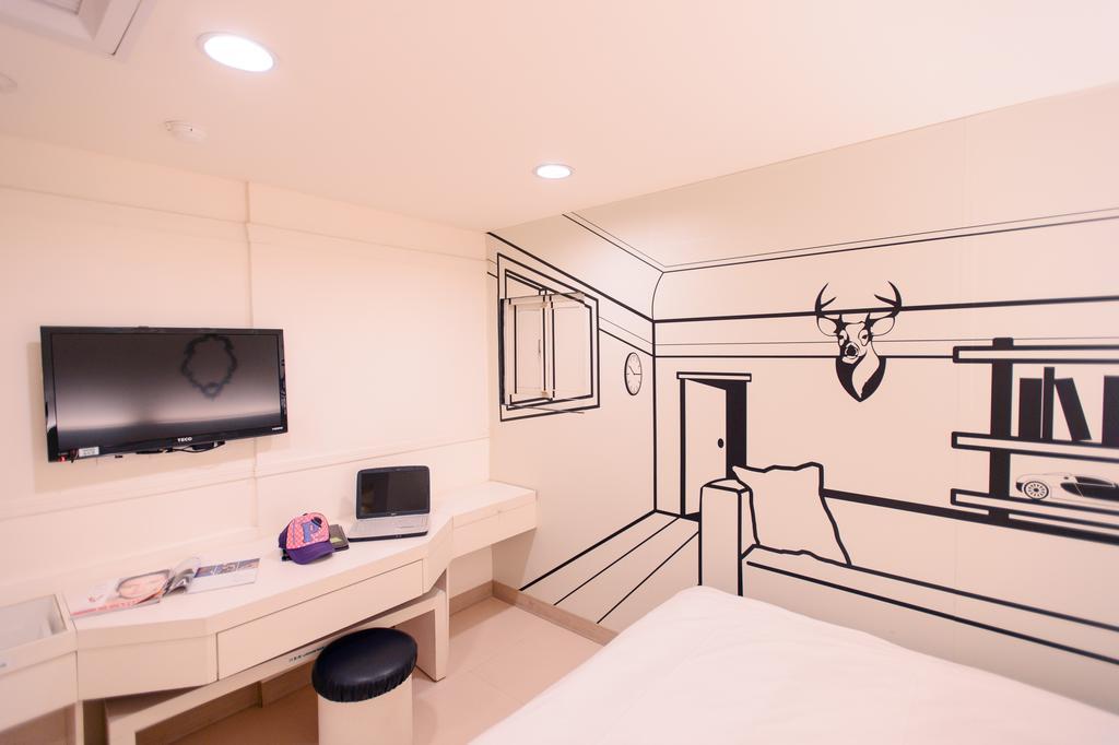Kiwi Express Hotel - Zhong Zheng Branch Taichung Buitenkant foto